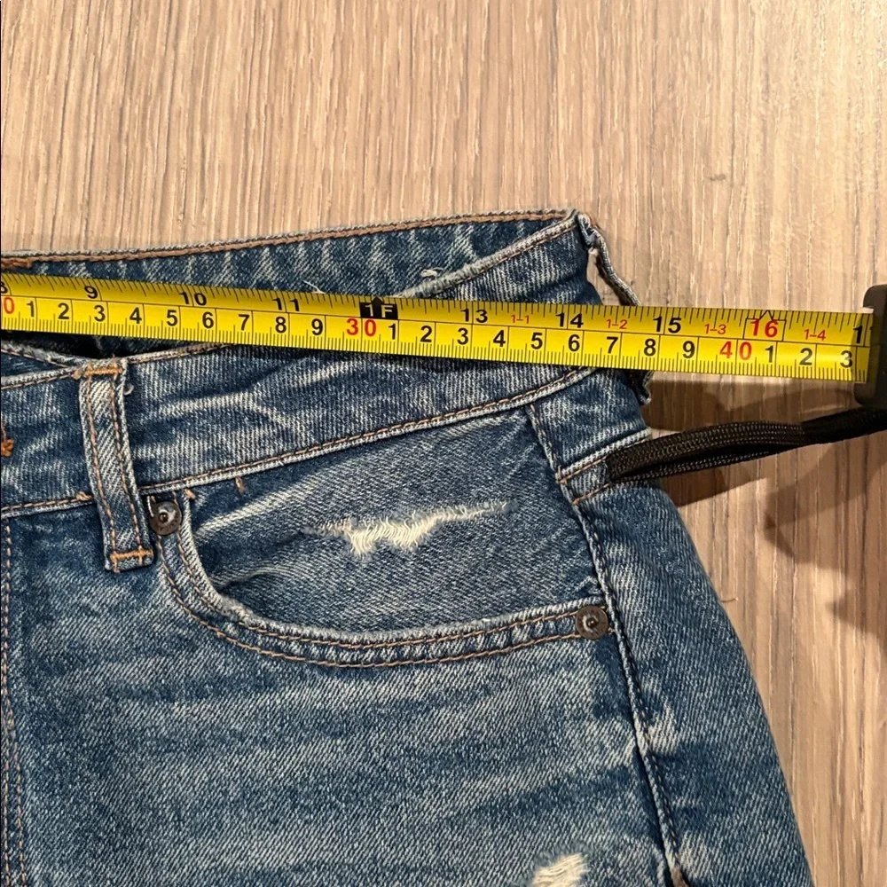 American Eagle Distressed Denim Cutoff Shorts Size 6 Raw Hem